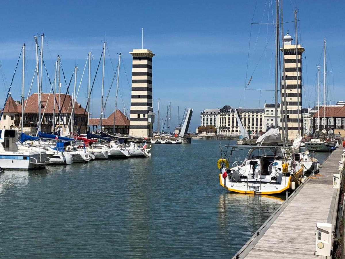 Cote Plage - Magnifique Appartement De Charme A Trouville Sur Mer - Linge - Lit Fait - Parking - Wifi - Classe Par L'Office Du Tourisme Екстер'єр фото